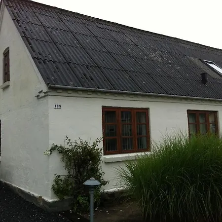 Tille's Hus בית נופש *
